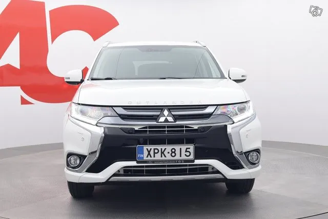 Mitsubishi Outlander Intense Plus 4WD 5P - Ladattava hybridi, vähän ajettu Image 8